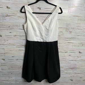 Jessica Simpson dress white black size 8